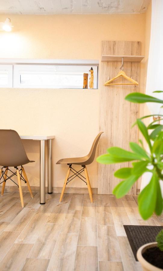 Apartment In Garage With Free Parking كاوناس المظهر الخارجي الصورة