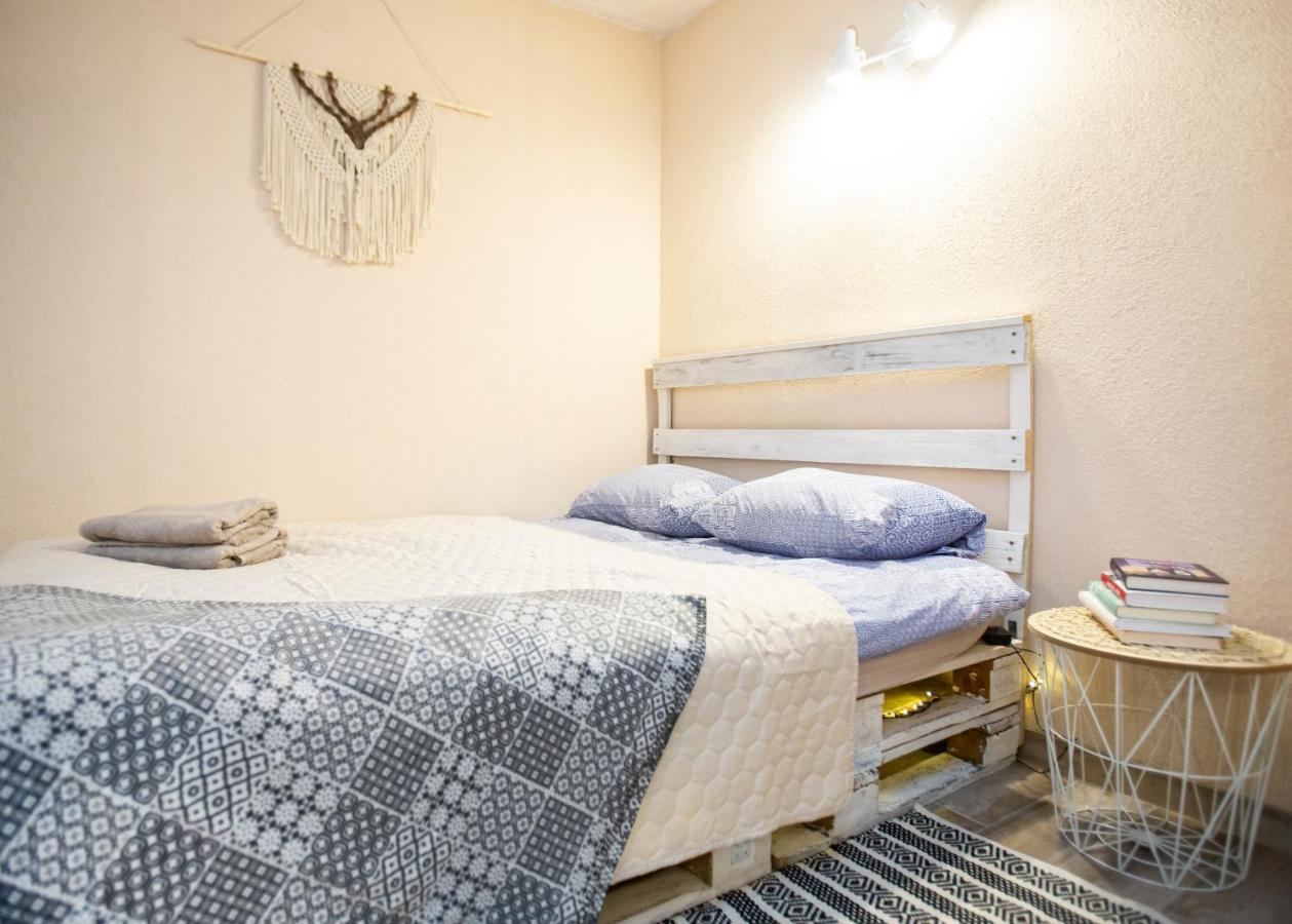 Apartment In Garage With Free Parking كاوناس المظهر الخارجي الصورة