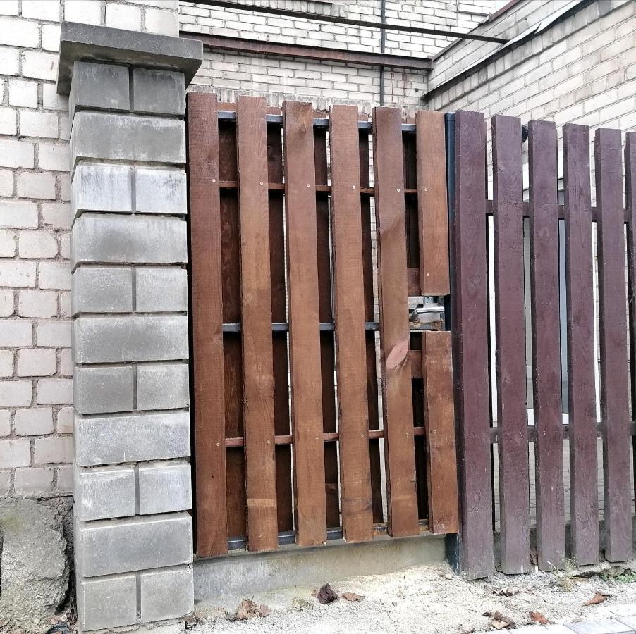 Apartment In Garage With Free Parking كاوناس المظهر الخارجي الصورة
